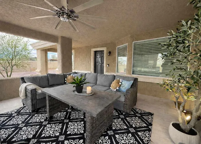 Villa The Hideaway - Rain Shower Oasis & Desert Soak *